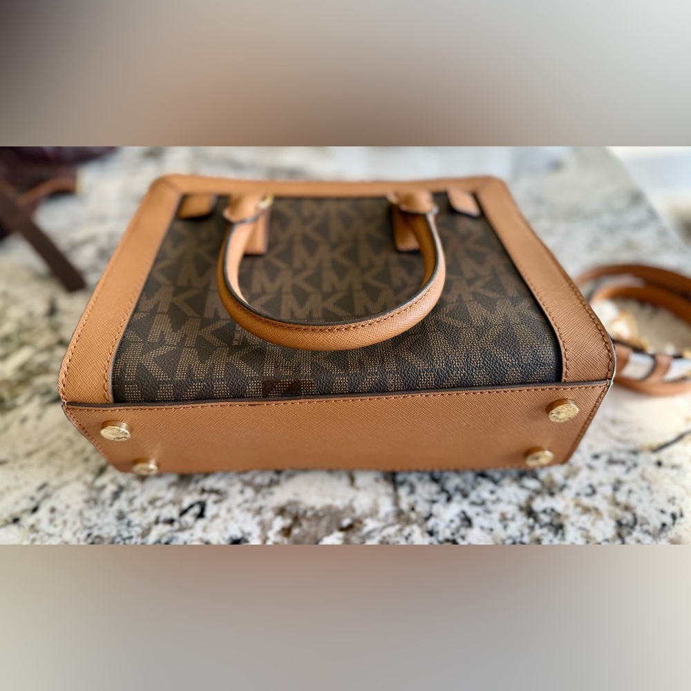 Michael Kors Signature Brown and Tan Dillon Small Satchel - Picture 4 of 14